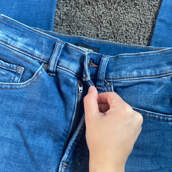 High Rise Skinny Express Jeans - Picture 2 of 6